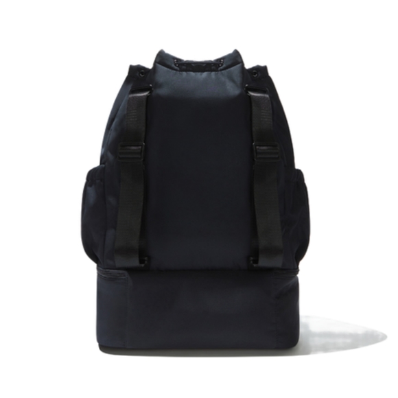 BEYOND YOGA | Black Convertible Gym Bag/Backpack in Black NWT - Picture 2 of 6